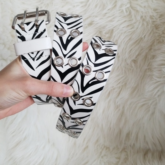 unknown Accessories - Zebra belt! unknown Accessories - Zebra belt!